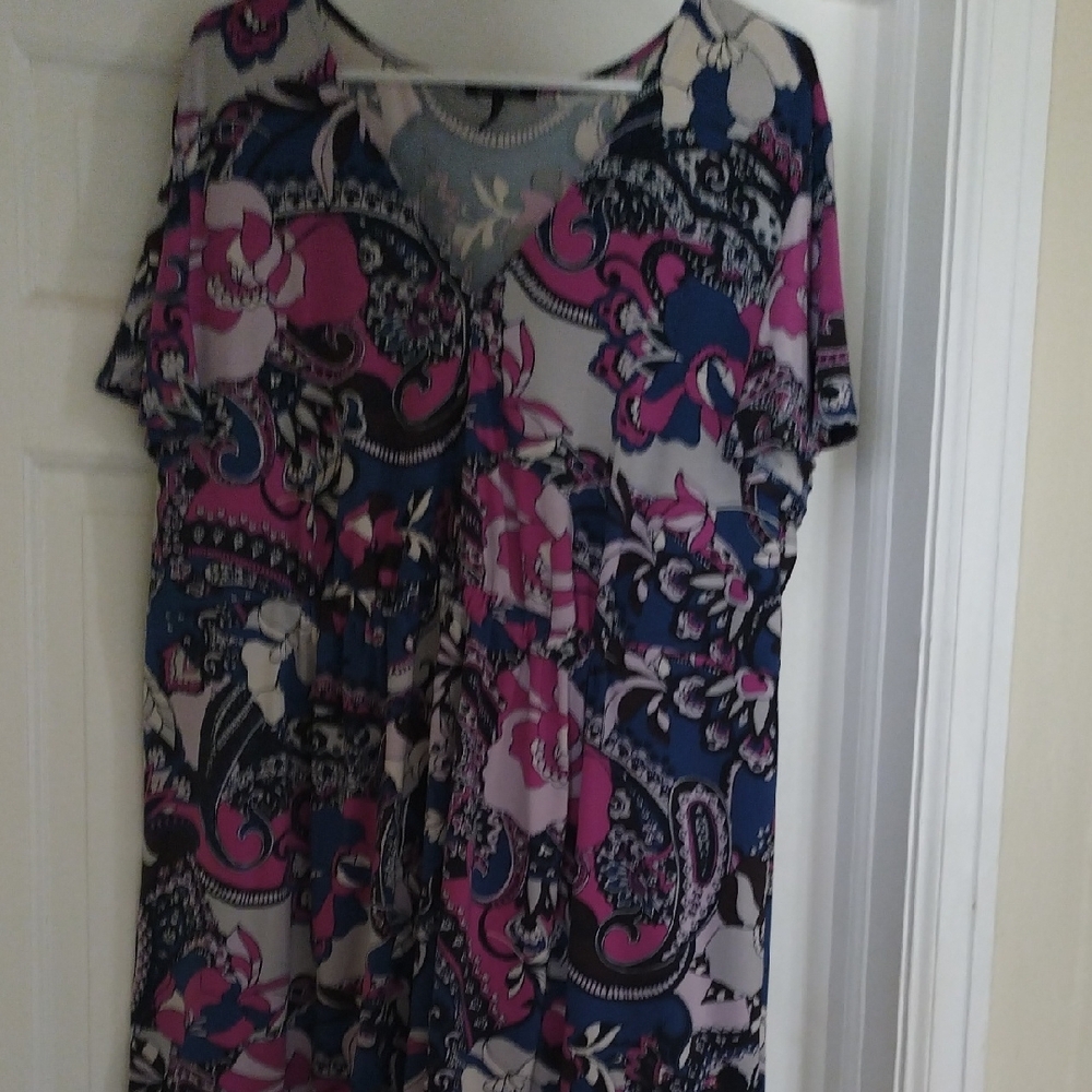Daisy Fuentes Blue and Pink Graphic Short Sleeve Blouse